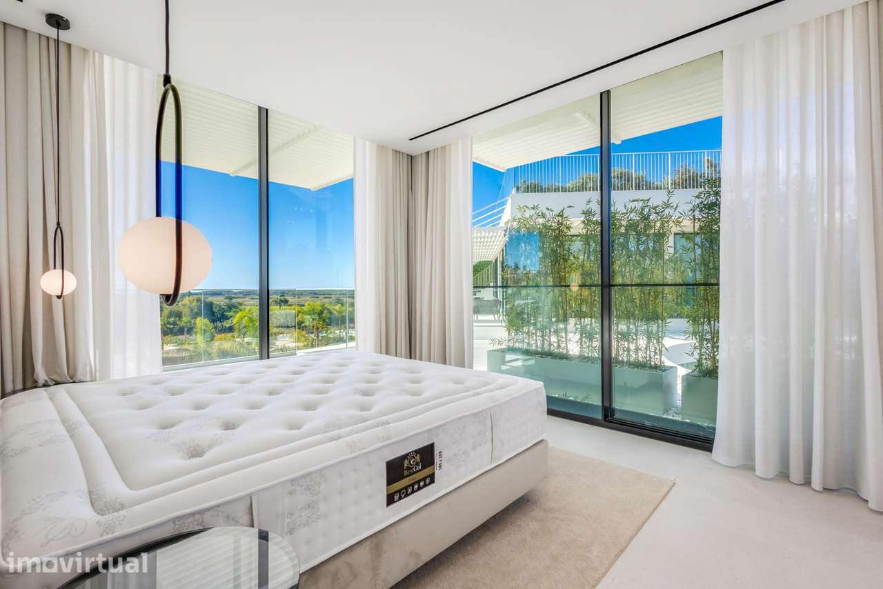 Apartamento T3 Luxuoso em Vilamoura - Grande imagem: 2/36