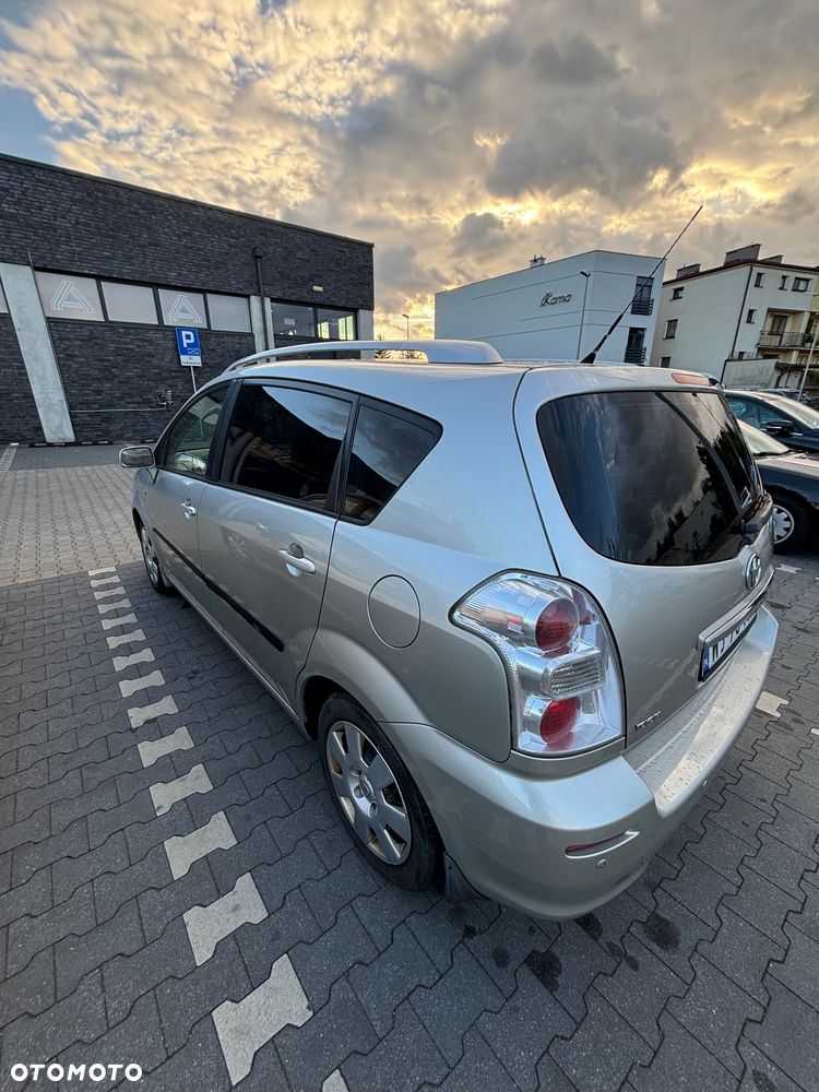 Toyota Corolla Verso - 4