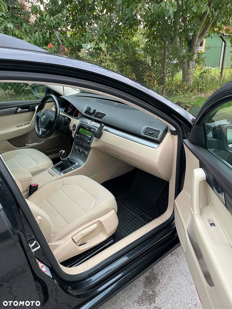 Volkswagen Passat - 8