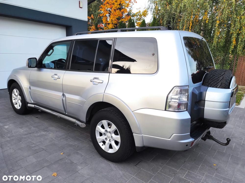 Mitsubishi Pajero - 13