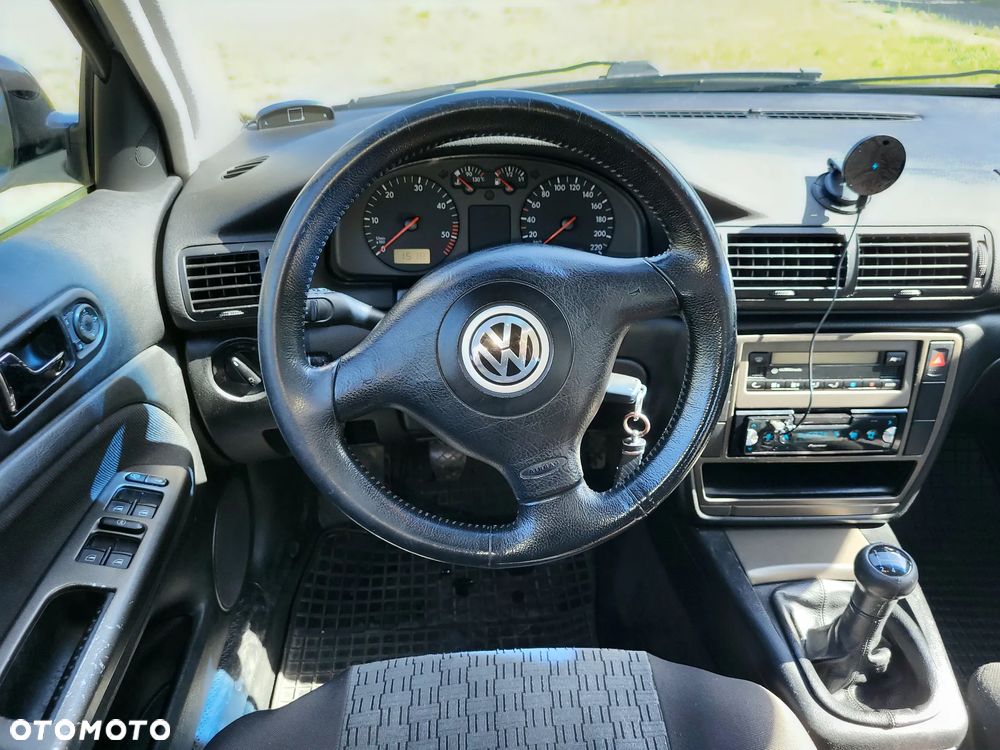 Volkswagen Passat - 16