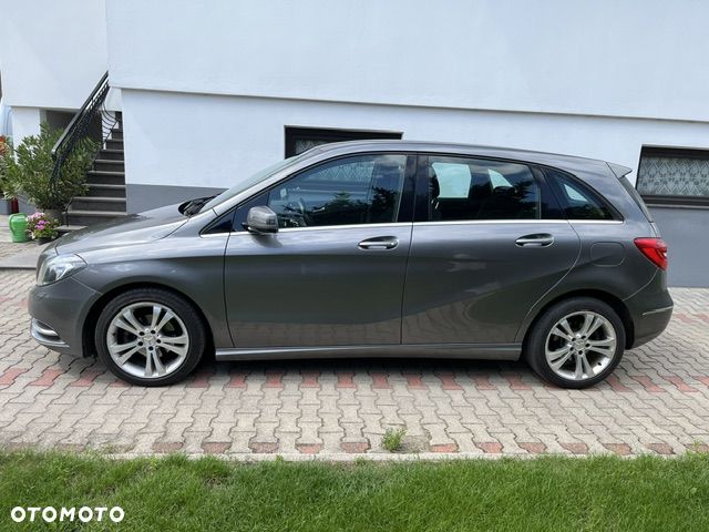 Mercedes-Benz Klasa B 180 7G-DCT Style - 11