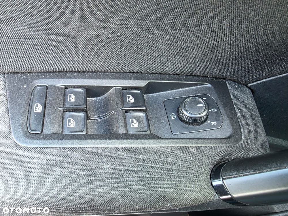 Volkswagen Touran - 16