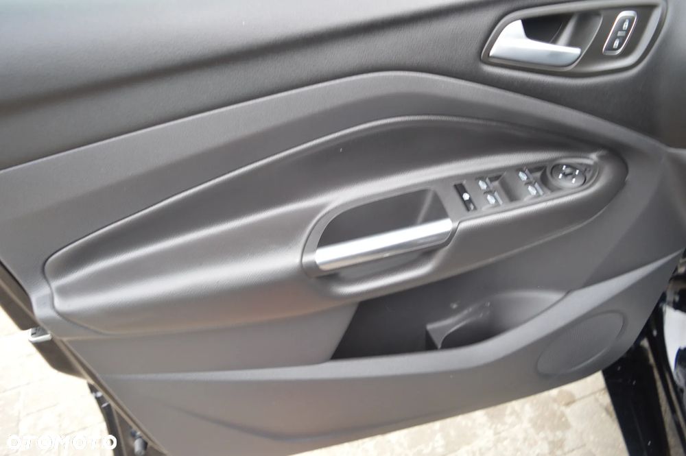 Ford Kuga 1.5 EcoBoost 2x4 ST-Line - 22
