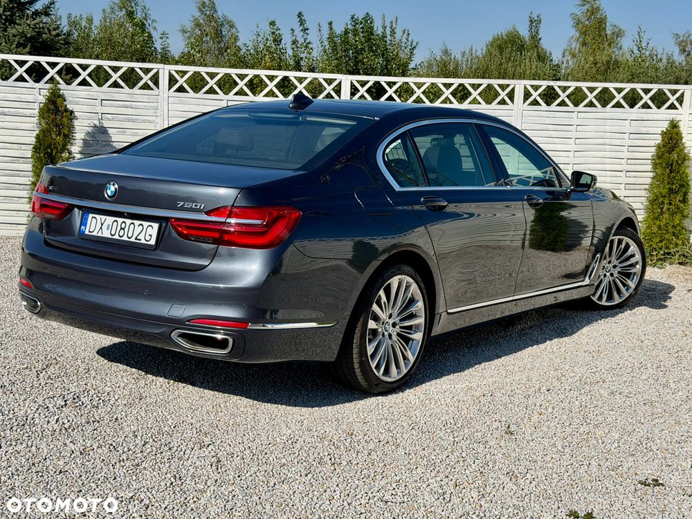 BMW Seria 7 750i xDrive Edition Exclusive - 3