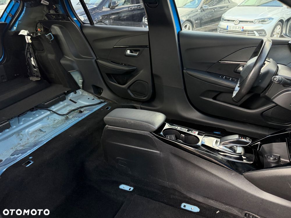 Peugeot 208 - 15