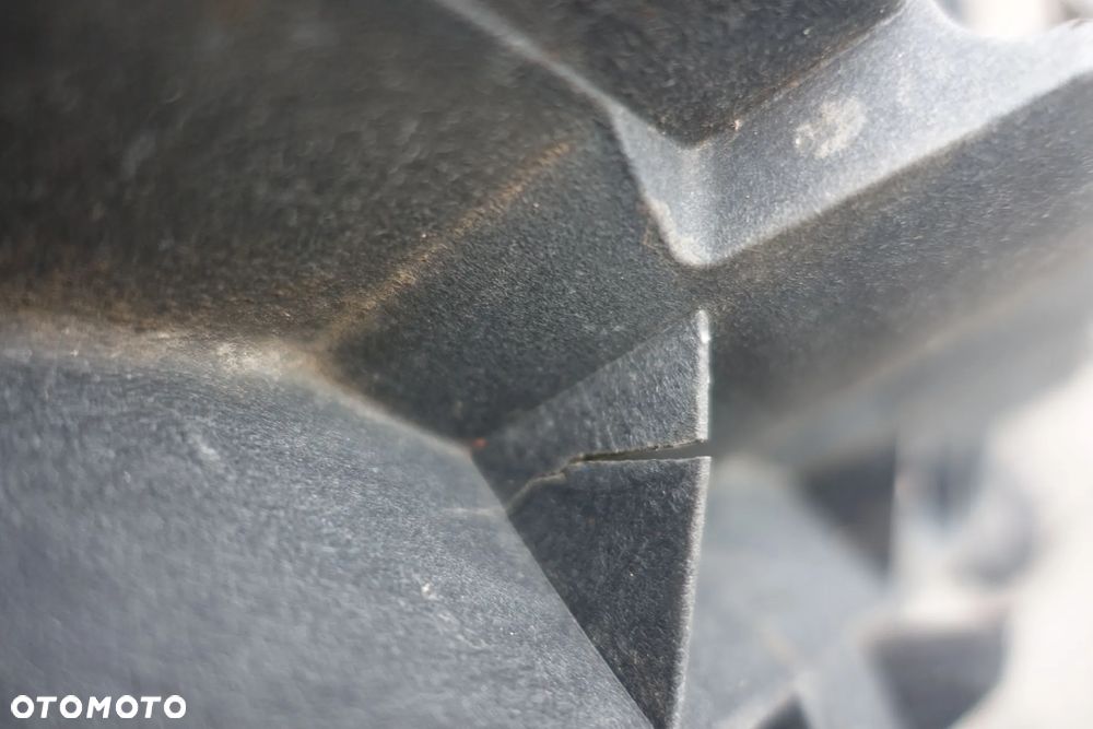 WZMOCNIENIE ATRAPY GRILLA AUDI Q3 15r- LIFT 8U0 - 7