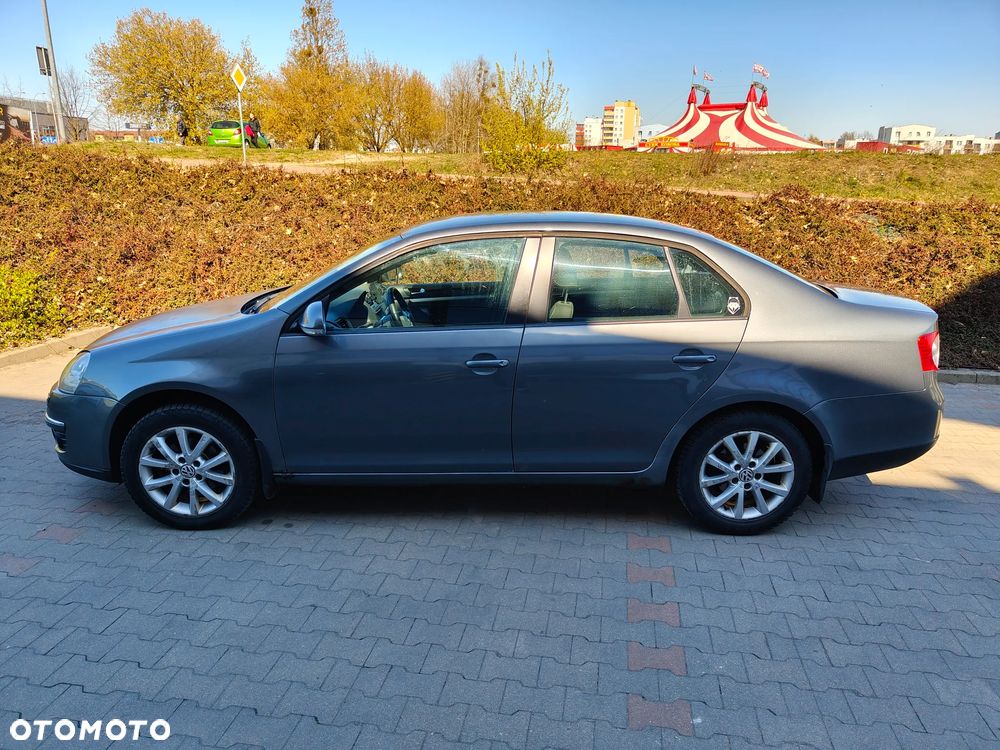 Volkswagen Jetta 1.6 TDI DPF Comfortline - 2