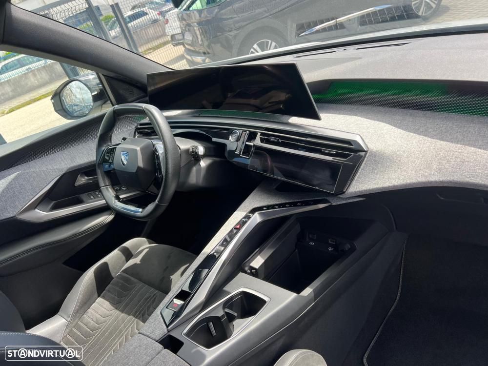 Peugeot E-3008 73 kWh GT - 8