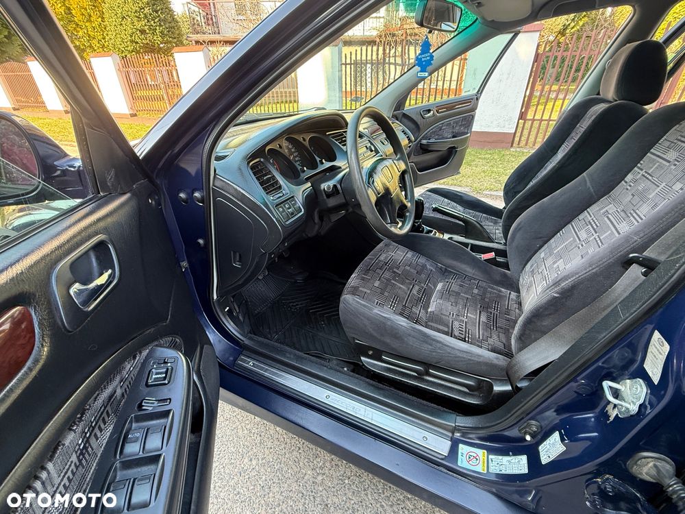 Honda Accord 1.8i LS - 13