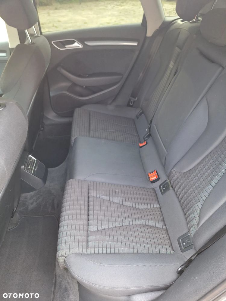 Audi A3 Sportback 2.0 TDI Quattro Ambiente - 11