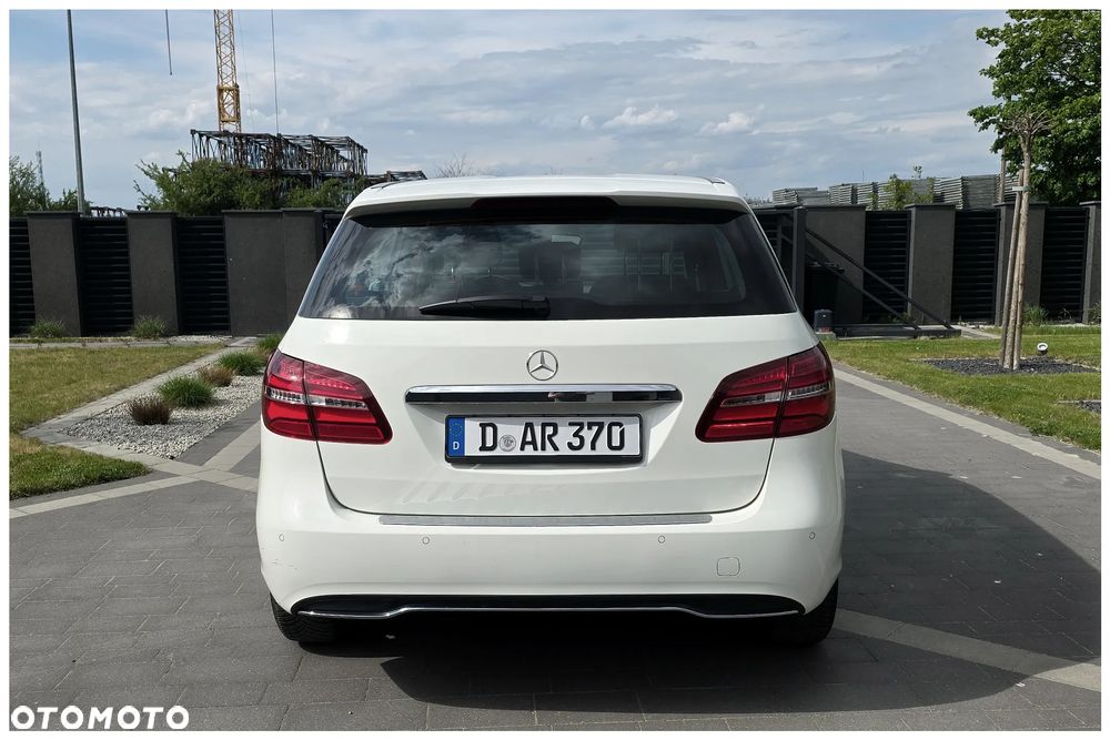 Mercedes-Benz Klasa B 180 7G-DCT UrbanStyle Edition - 5