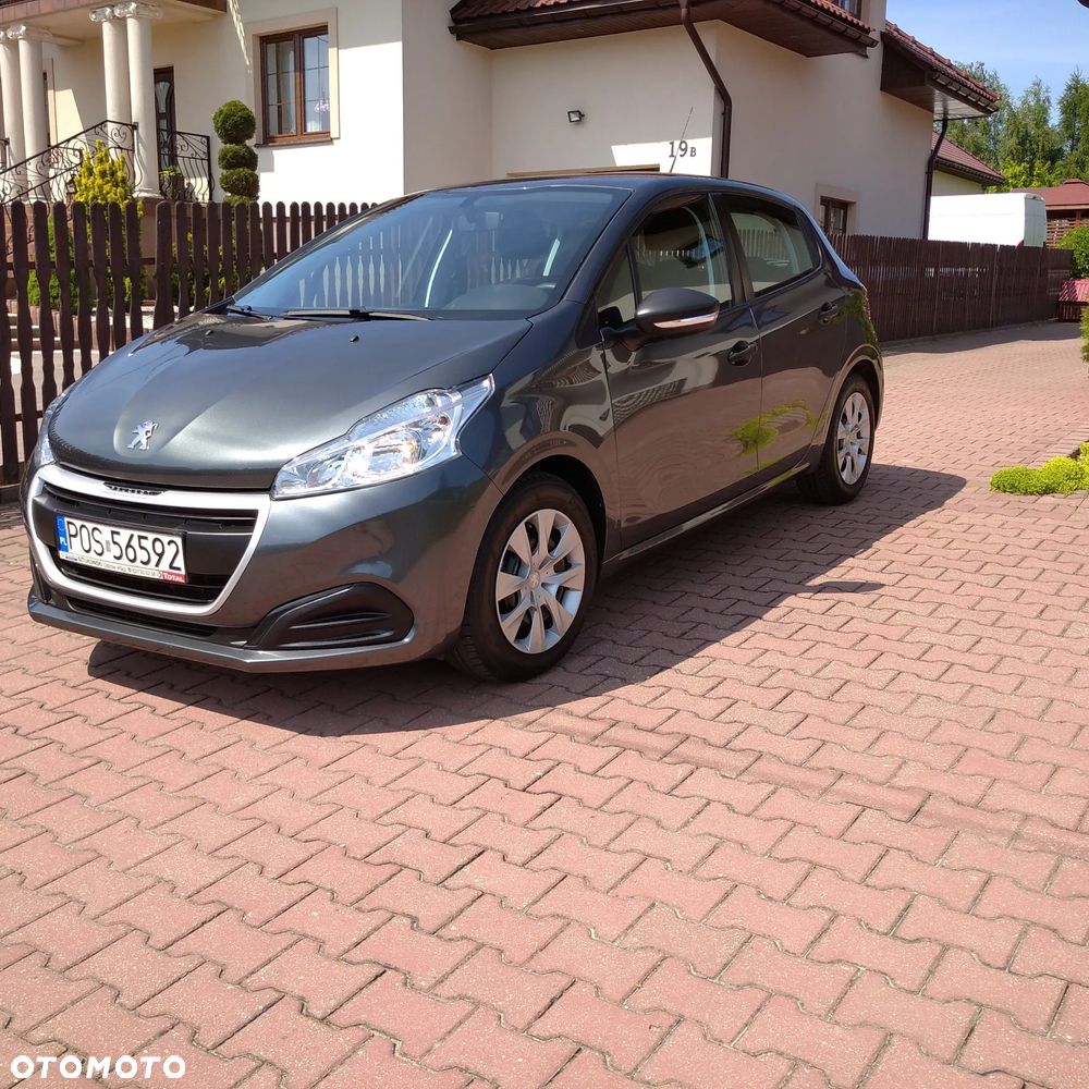 Peugeot 208 - 1