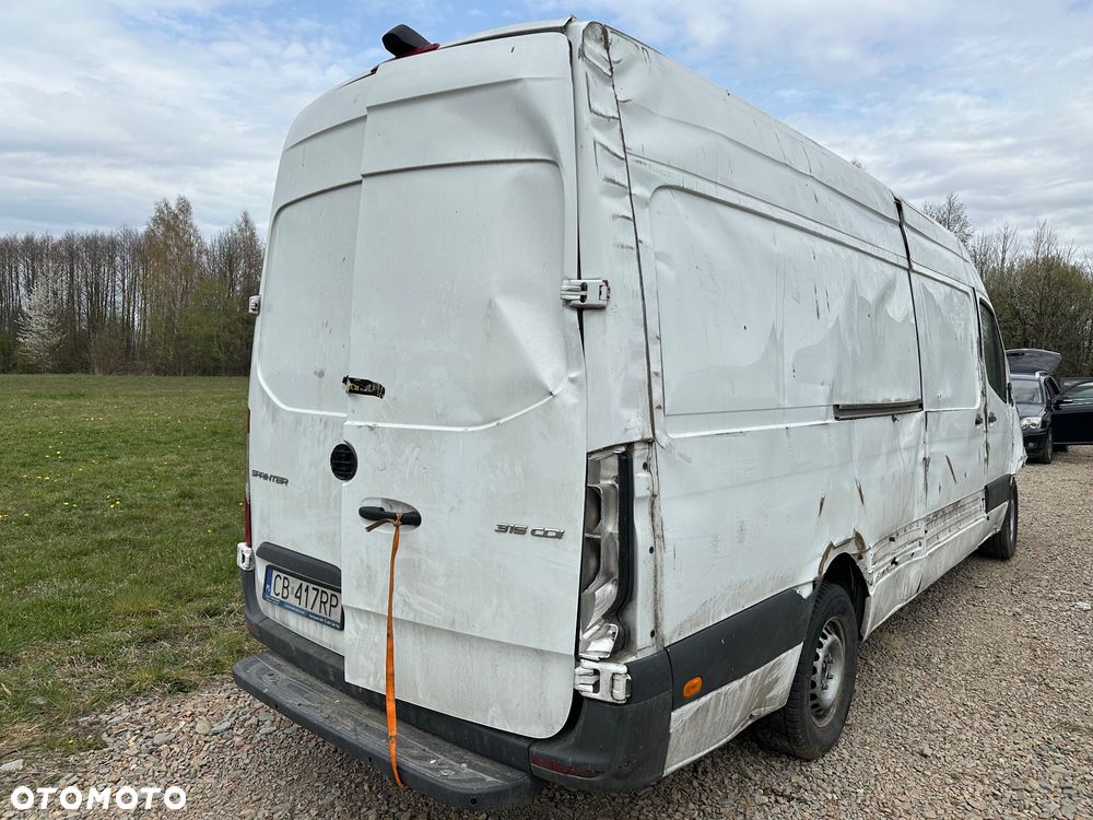 Mercedes-Benz Sprinter - 4