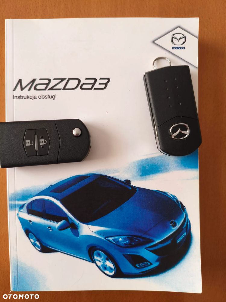 Mazda 3 1.6 Exclusive + - 24