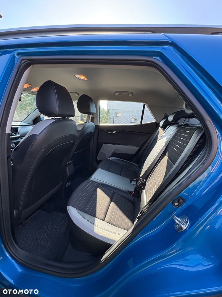 Kia Stonic 1.2 L - 11