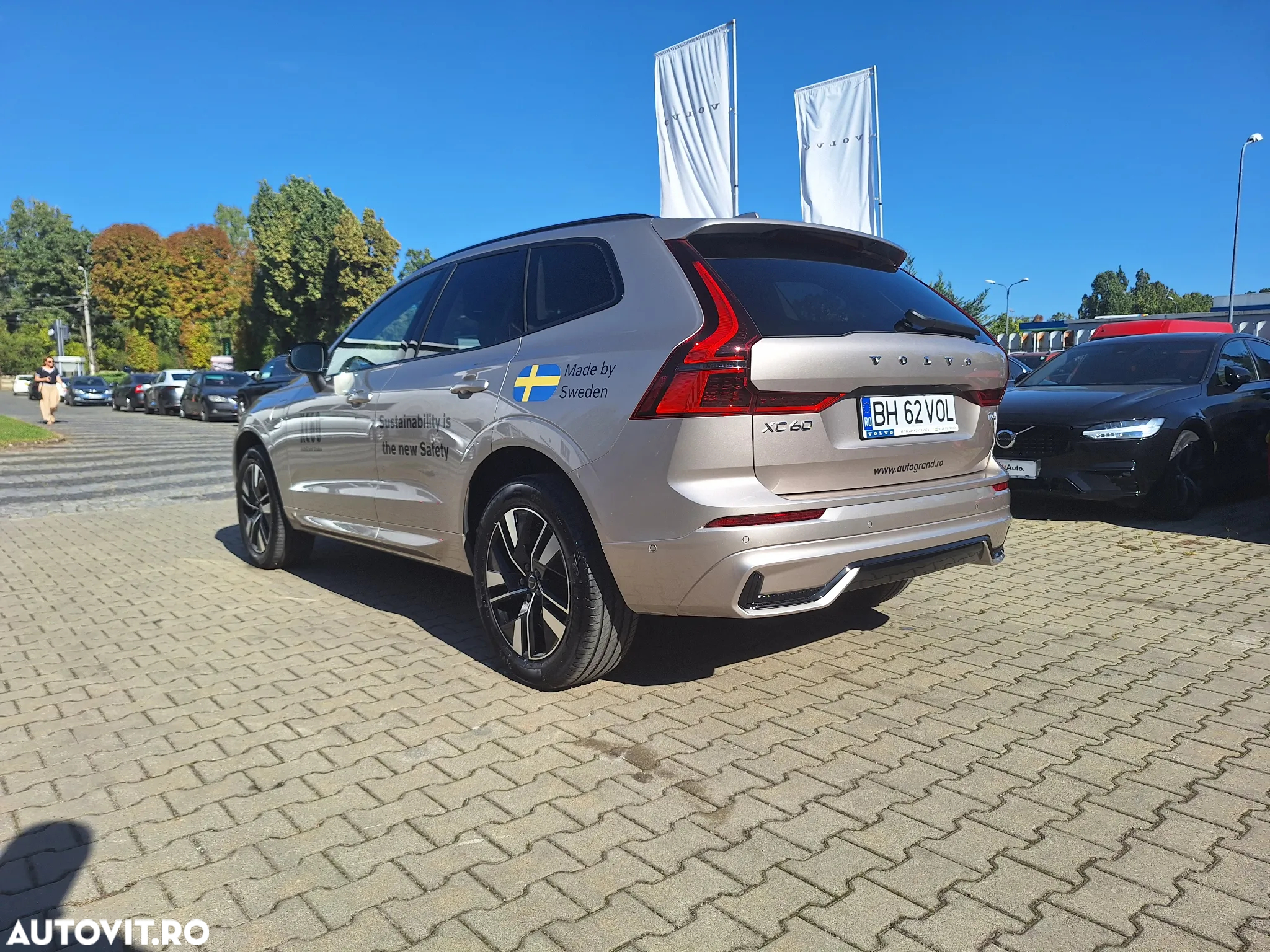 Volvo XC 60 T6 AWD AT PHEV Plus Dark - 14