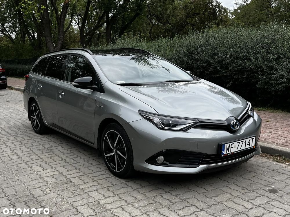 Toyota Auris Hybrid 135 Selection - 1