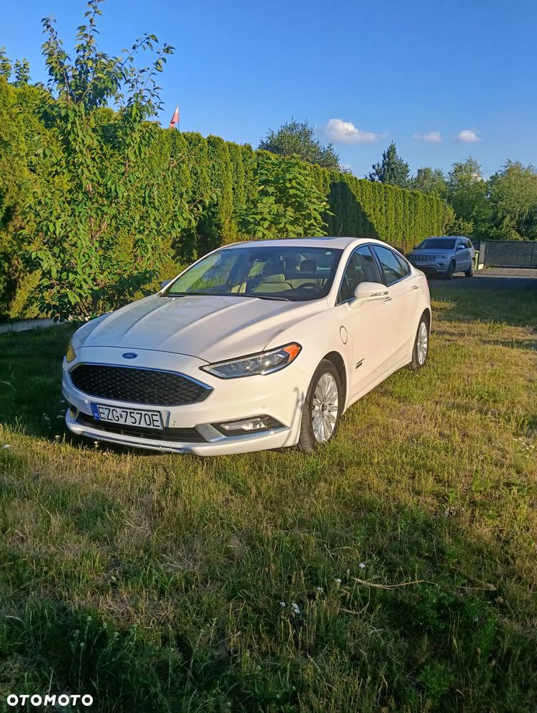 Ford Fusion - 2