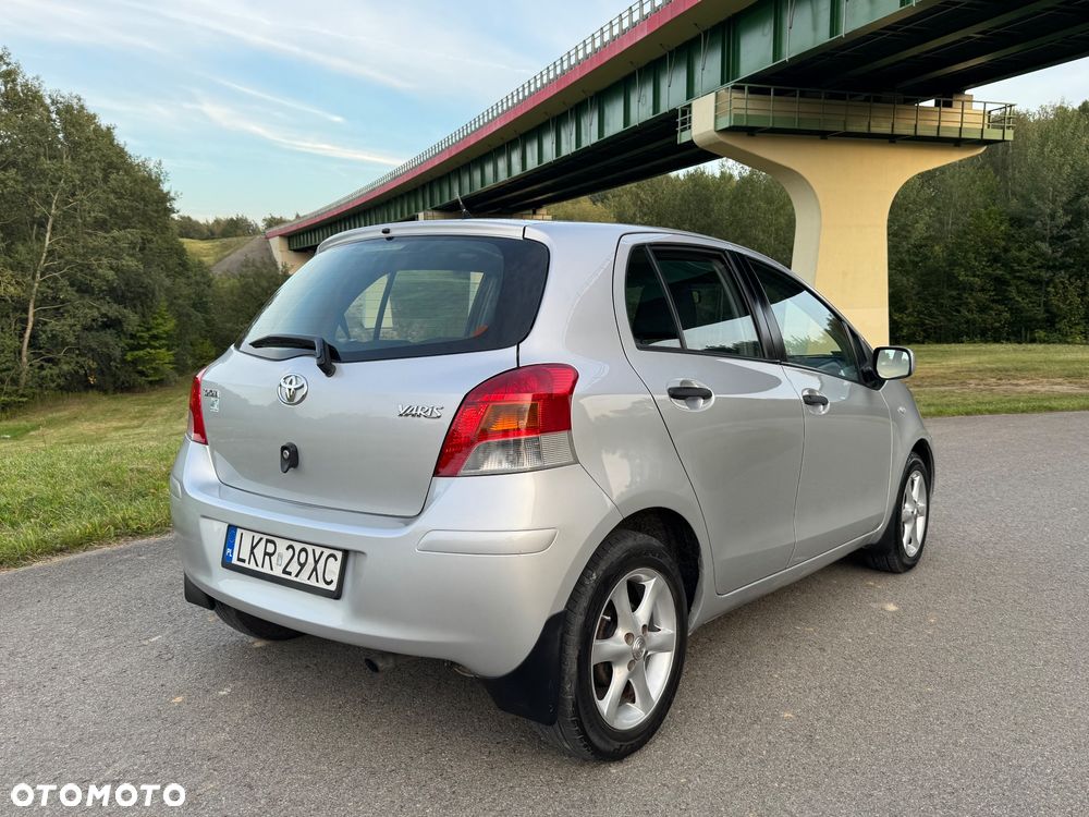 Toyota Yaris 1.33 Prestige - 4