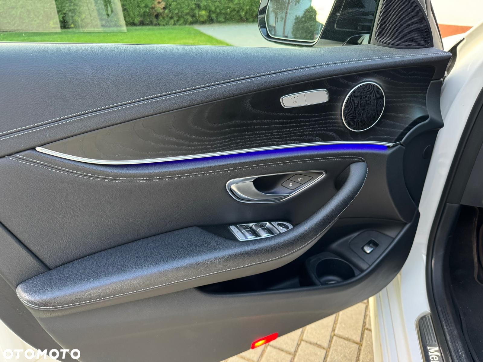 Mercedes-Benz Klasa E 220 d Coupe 4-Matic AMG - 17