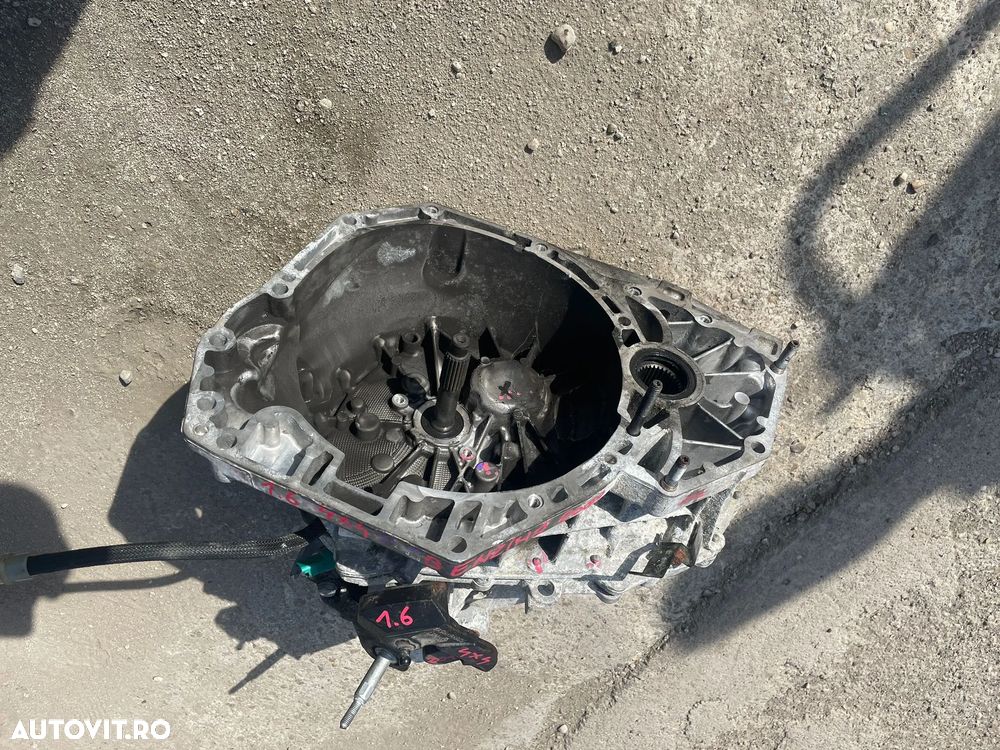 Cutie de viteze manuala 4x4 Dacia Duster 1.6 Benzina 2019, TL8012 / 320102703R - 2