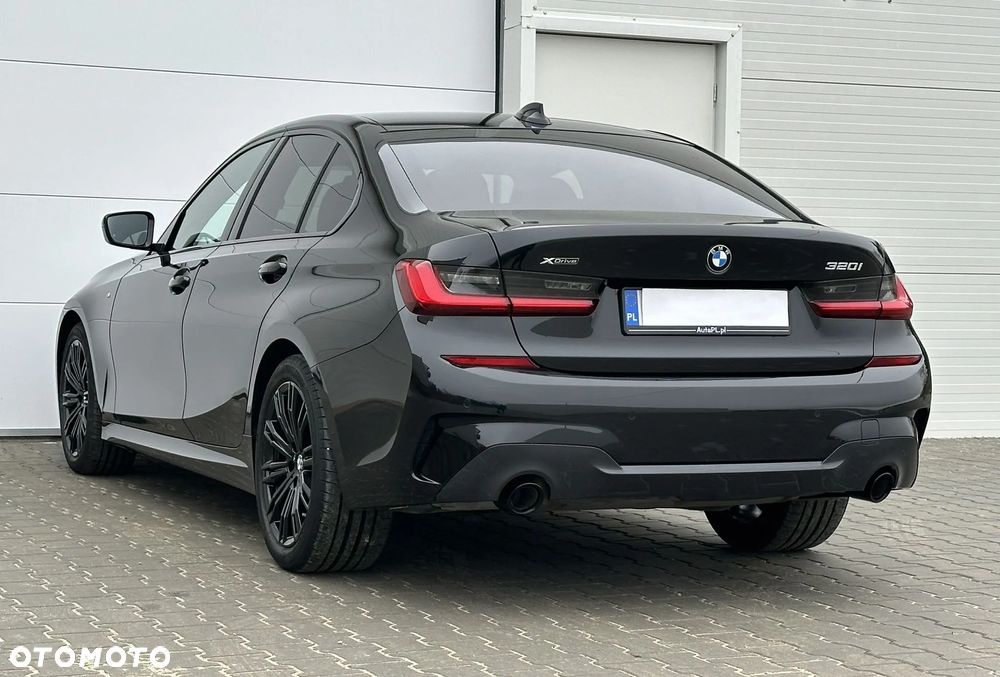 BMW Seria 3 320i xDrive M Sport - 15