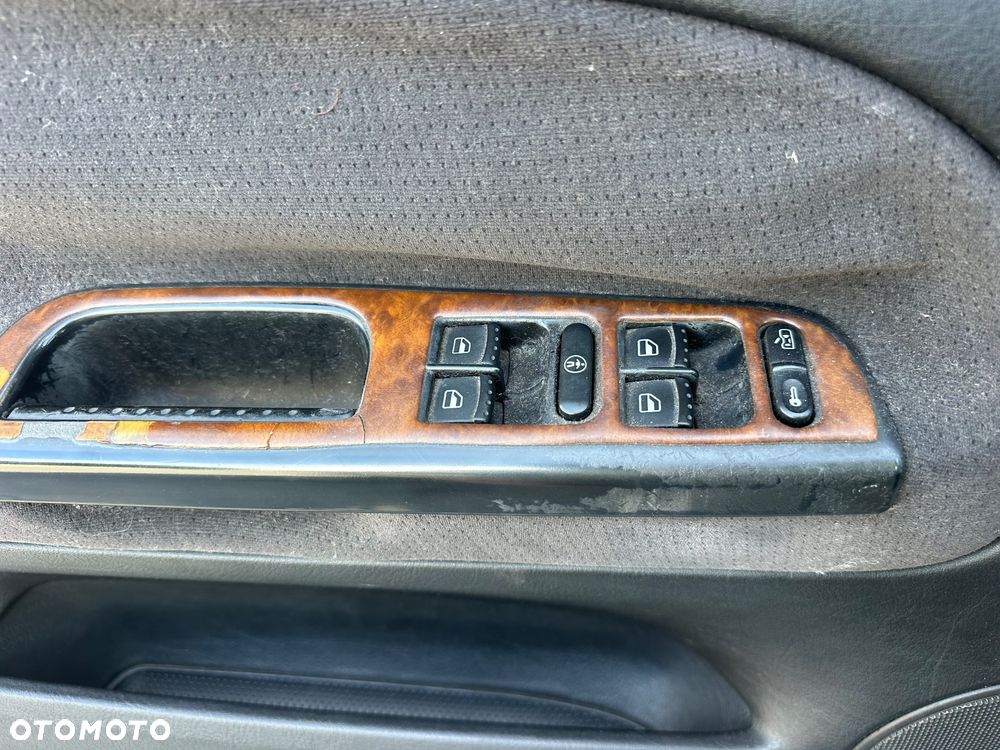 Volkswagen Passat 1.9 TDI Comfortline - 12