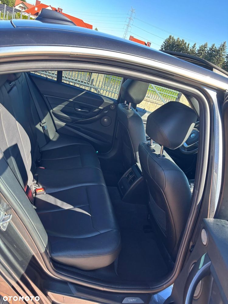 BMW Seria 3 320d Efficient Dynamic Edition Modern Line - 13