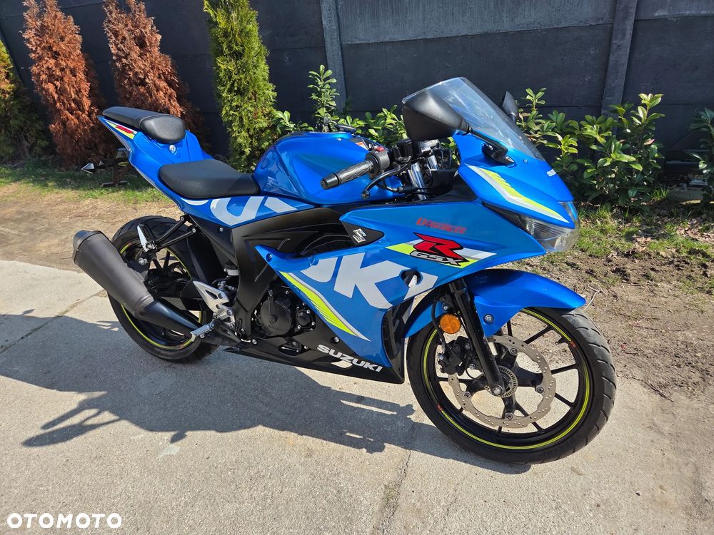 Suzuki GSX-R - 1
