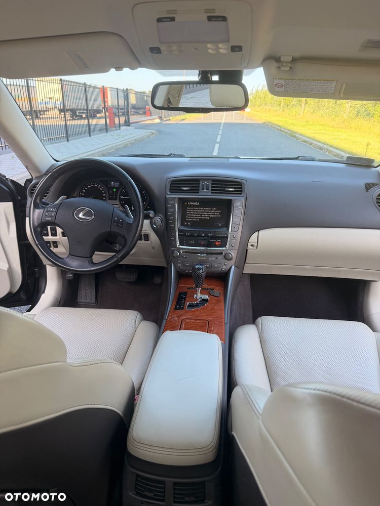 Lexus IS 250 Prestige - 9
