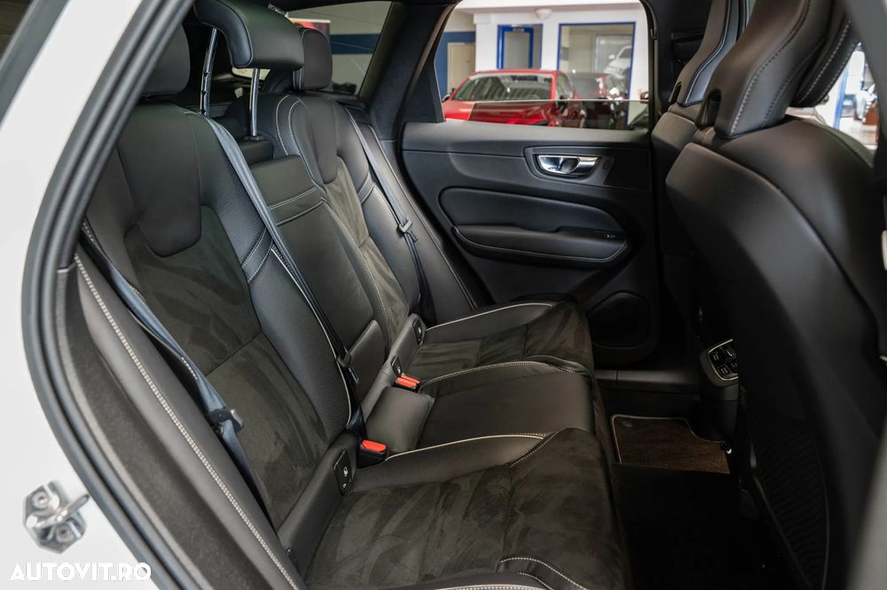 Volvo XC 60 D5 AWD Geartronic RDesign - 10
