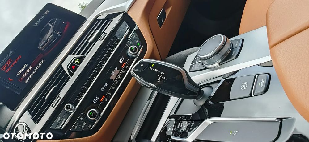 BMW Seria 5 520d Sport Line - 29