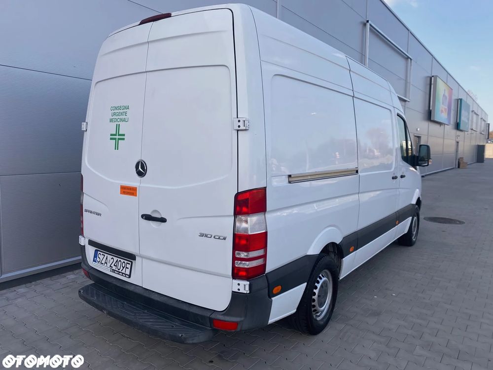 Mercedes-Benz Sprinter - 15