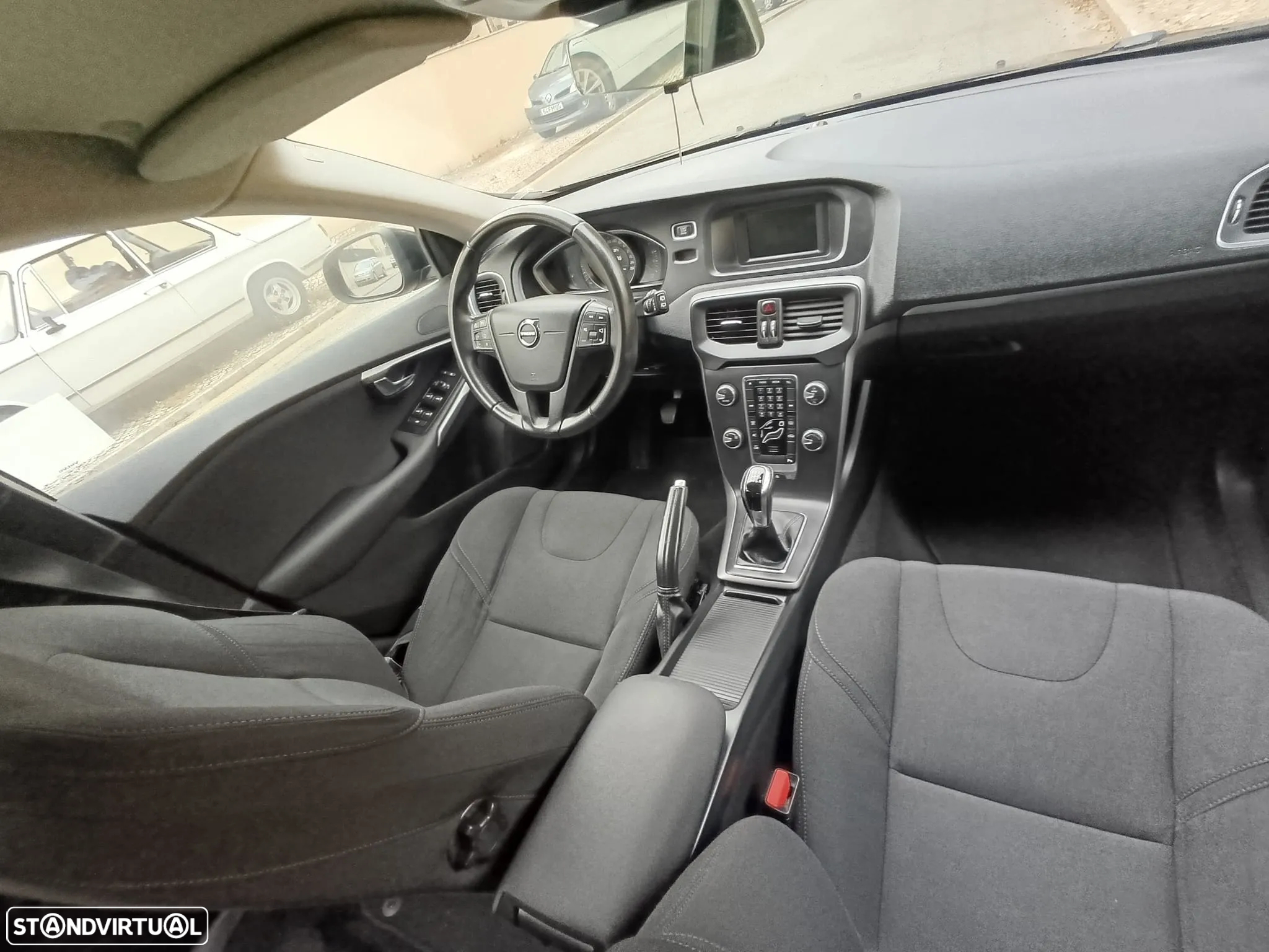 Volvo V40 2.0 D3 Momentum - 22