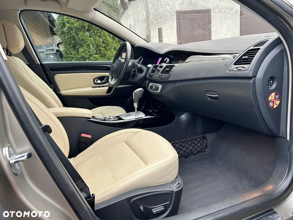 Renault Laguna dCi 110 FAP EDC Paris - 10