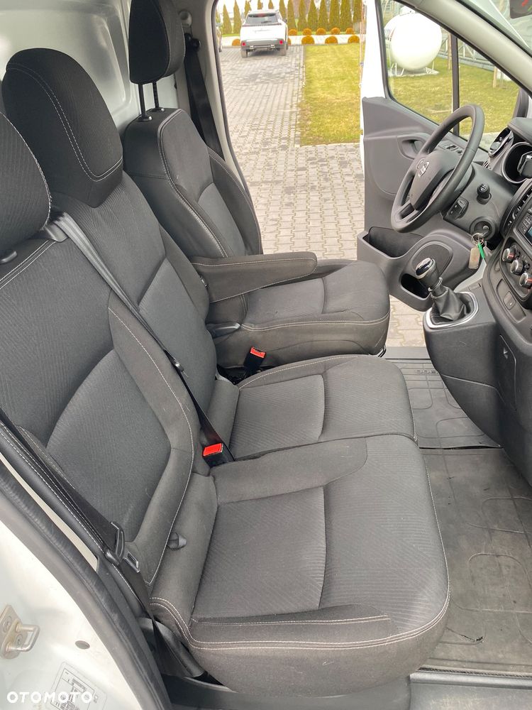 Nissan NV 300 - 9