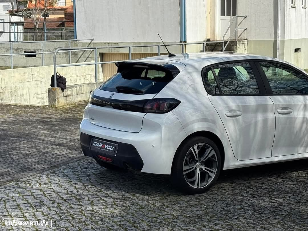 Peugeot 208 1.2 PureTech Allure EAT8 - 5