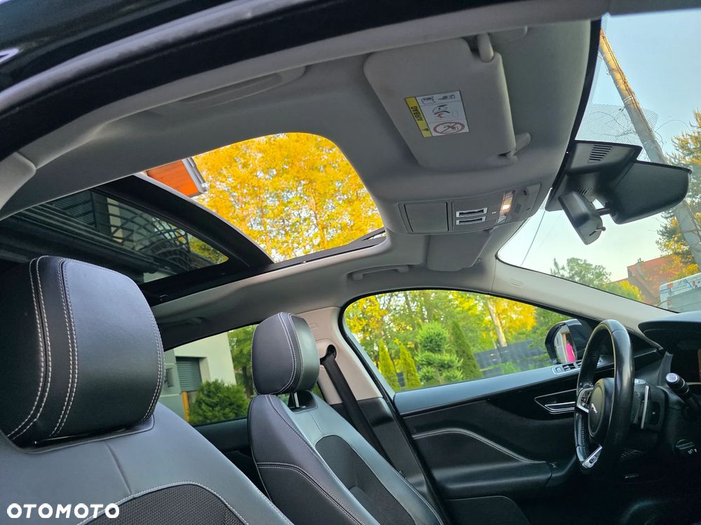 Jaguar F-Pace 2.0 i4D AWD R-Sport - 34