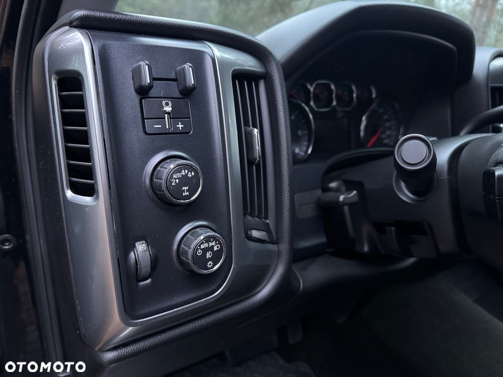 Chevrolet Silverado - 37