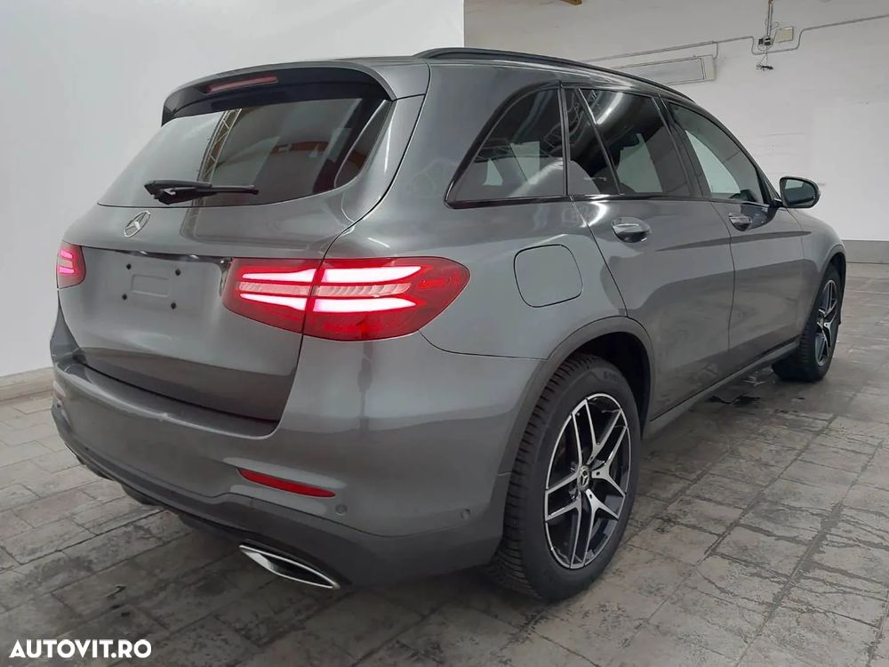 Mercedes-Benz GLC 250 d 4Matic 9G-TRONIC AMG Line - 4