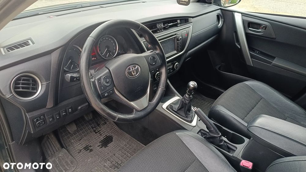 Toyota Auris 2.0 D-4D Premium - 12