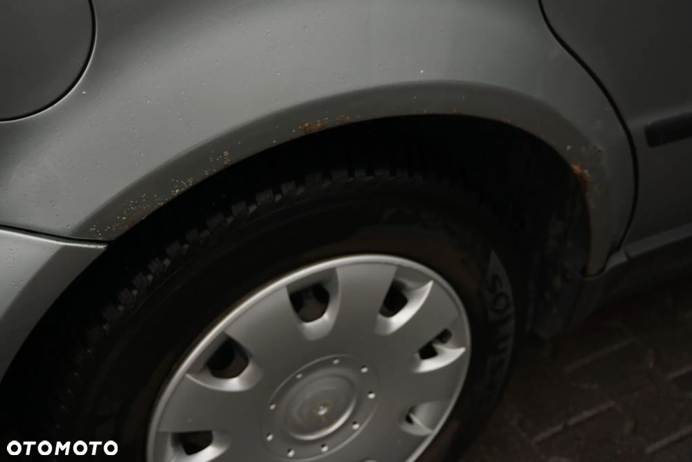 Volkswagen Passat 1.9 TDI Basis - 16