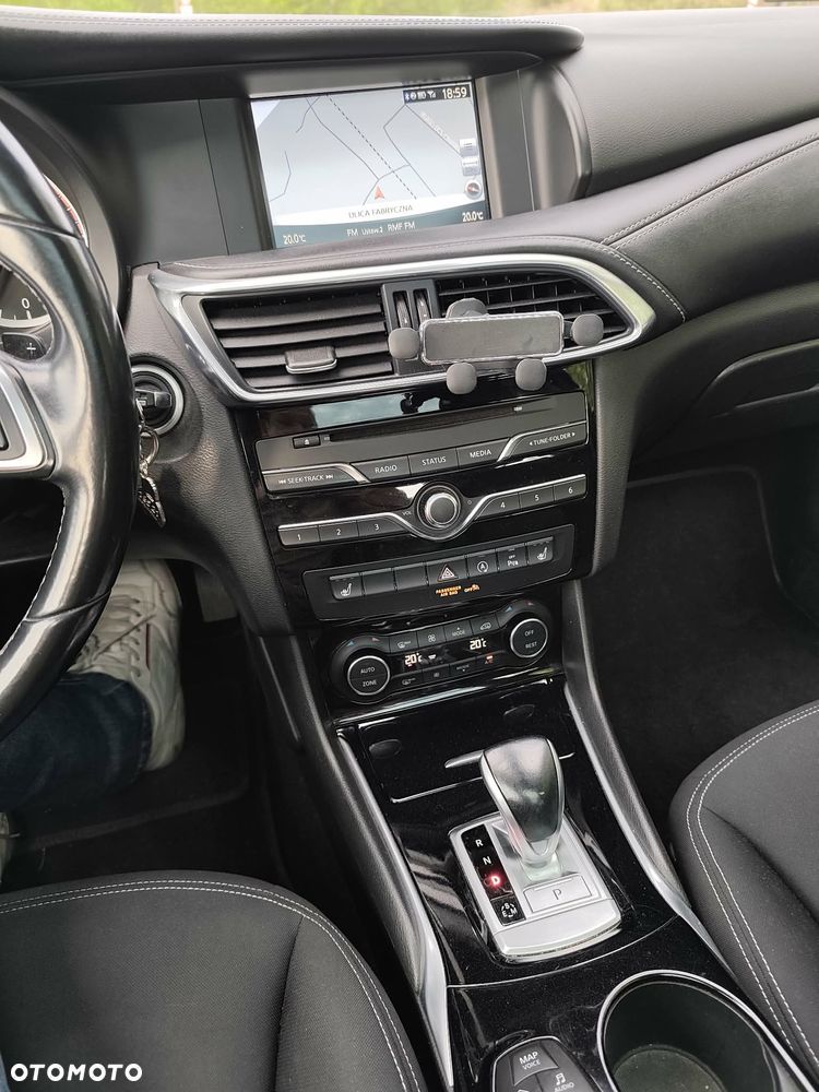 Infiniti Q30 2.2d DCT - 3