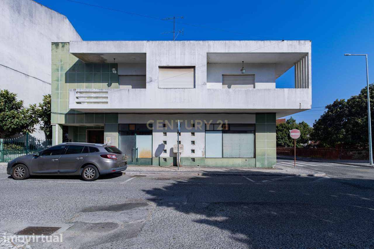 T6 com 5 casas de banho e 4 entradas independentes em Alcanena, - Grande imagem: 4/34