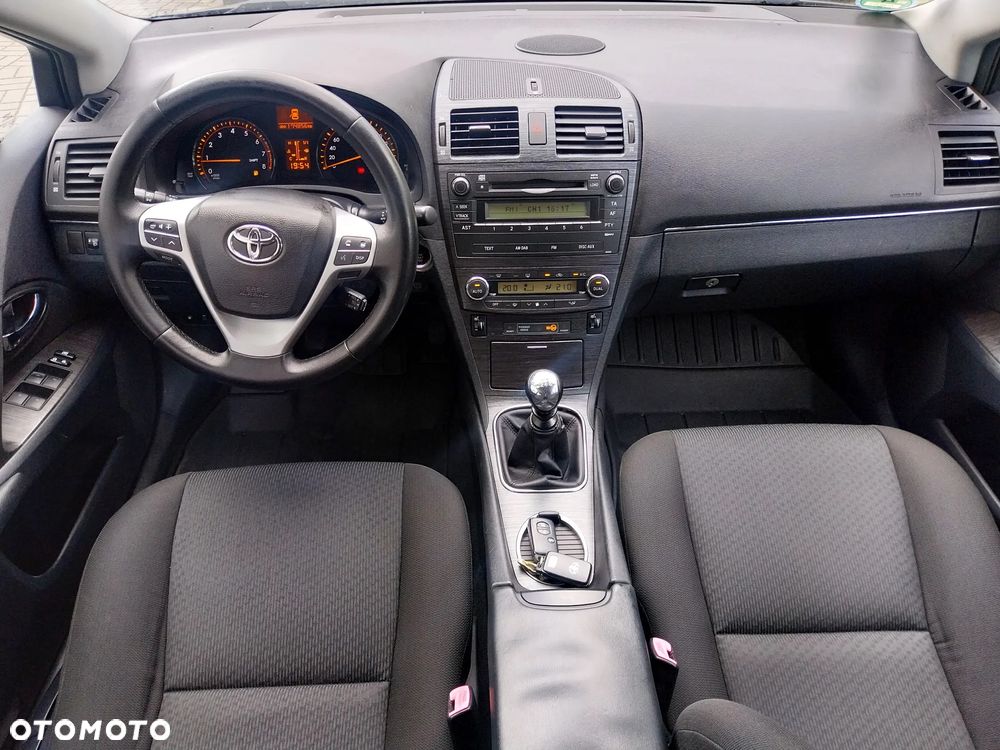 Toyota Avensis 2.0 Executive - 6