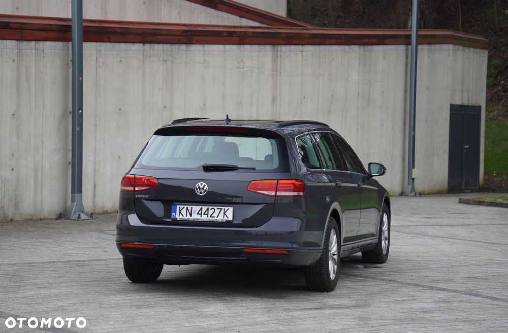 Volkswagen Passat - 17