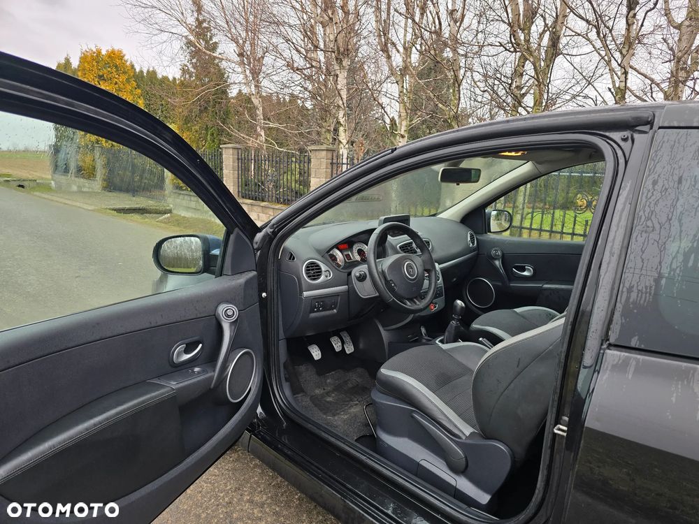 Renault Clio 1.6 16V 130 GT - 5