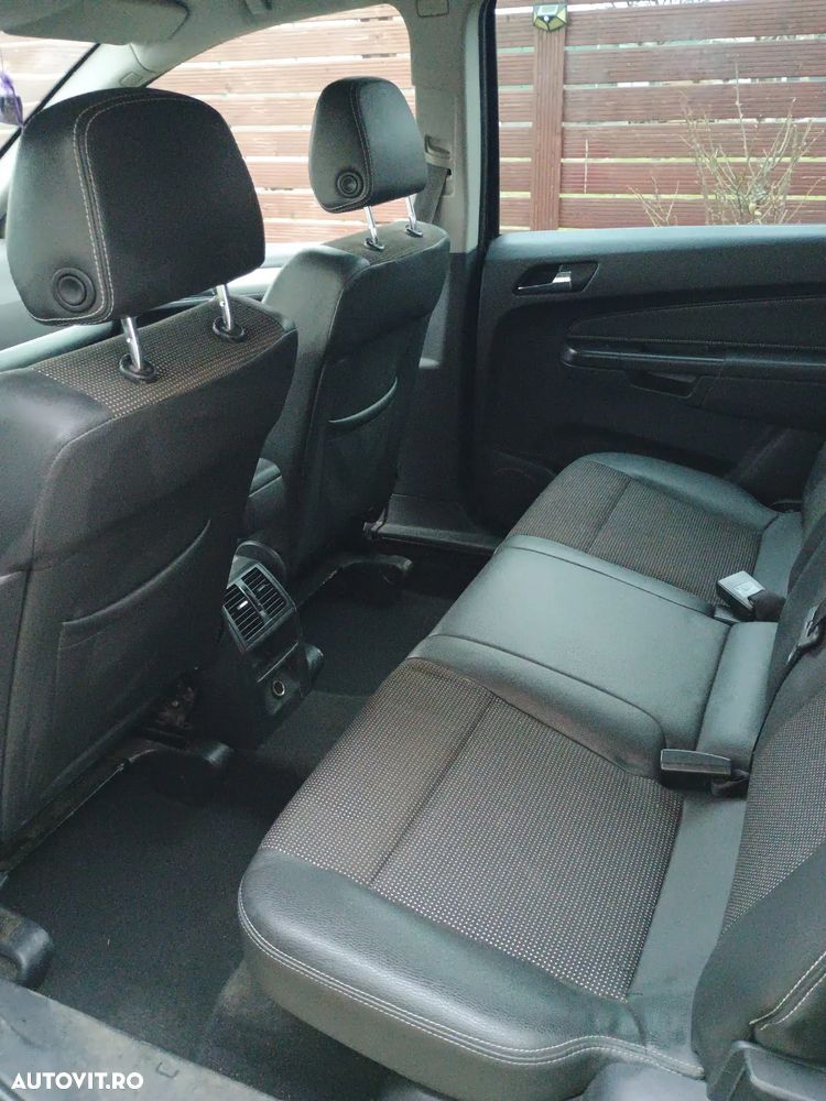 Opel Zafira - 10