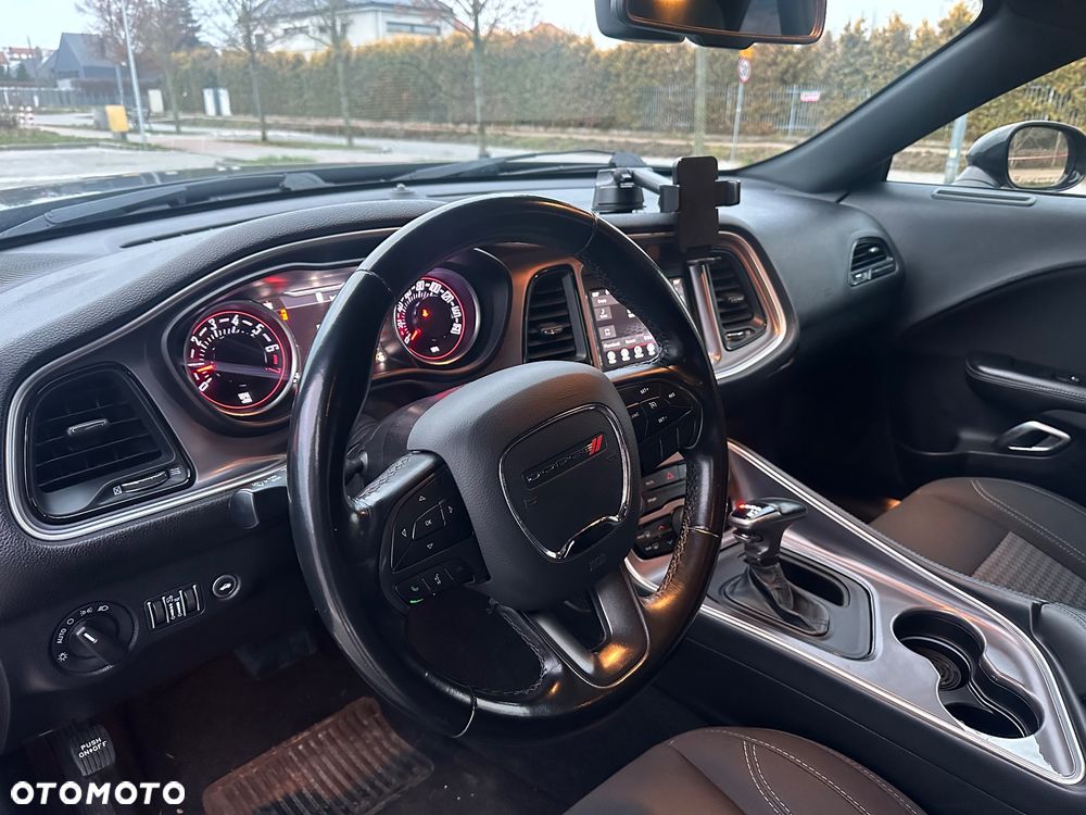 Dodge Challenger Automatik SXT Plus - 25